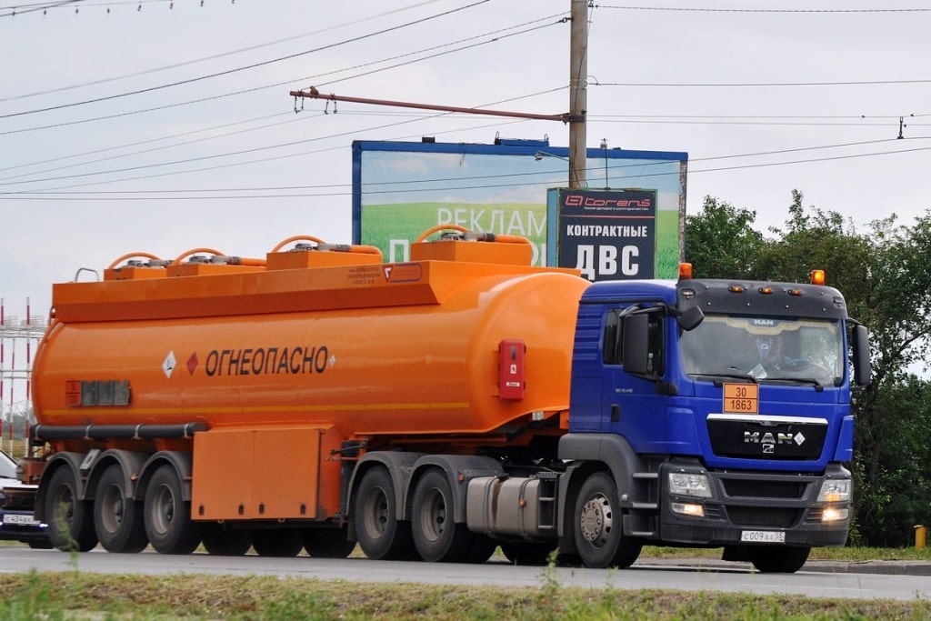 Оснащение грузовиков, перевозящих грузы, оборудованием ГЛОНАСС отсрочили до 1 сентября 2021 года